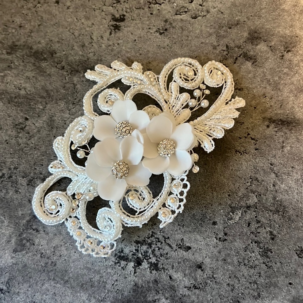 David’s Bridal Wedding Headpiece